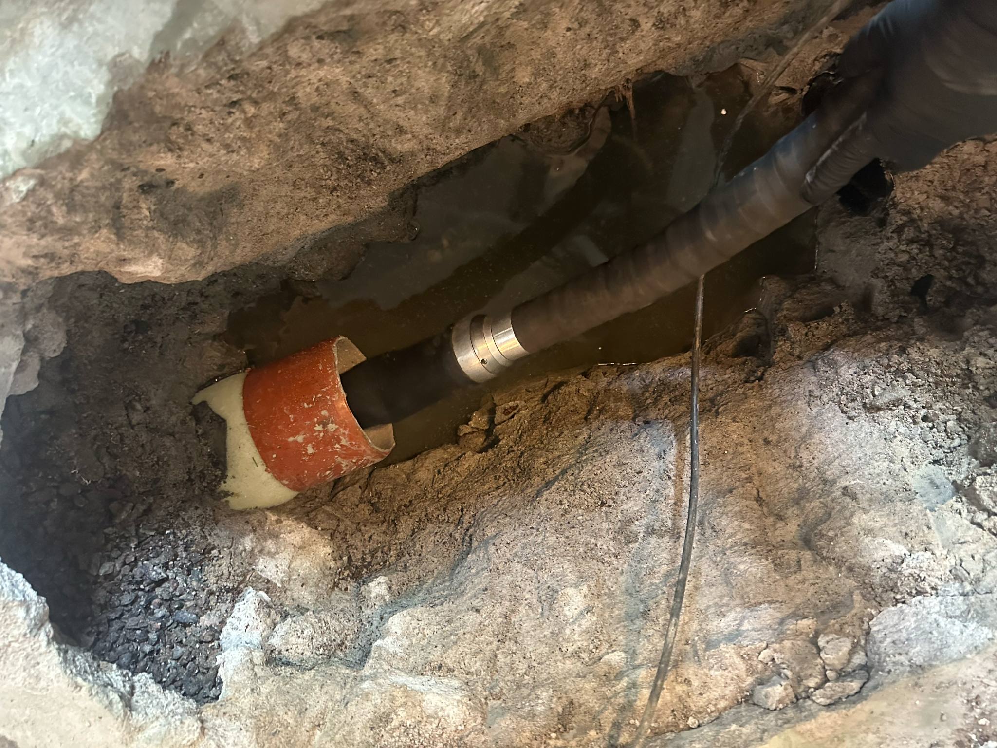 Användning av en ims cutter för att öppna upp gren efter relining i fastighet i skärblacka