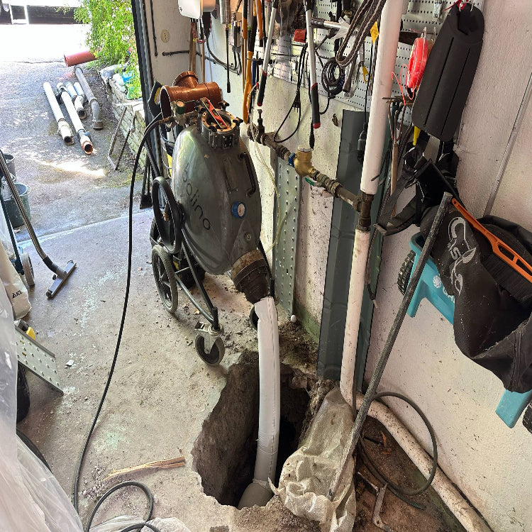 Pågående relining i ett garage i en fastighet i skärblacka