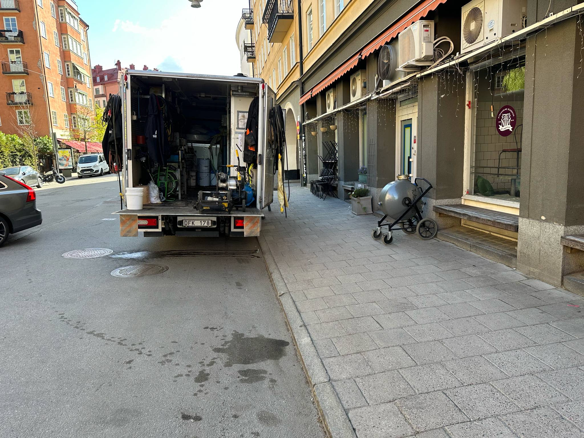 RRsyds relining bil utanför ett pågående projekt i stockholm stad åt en brf